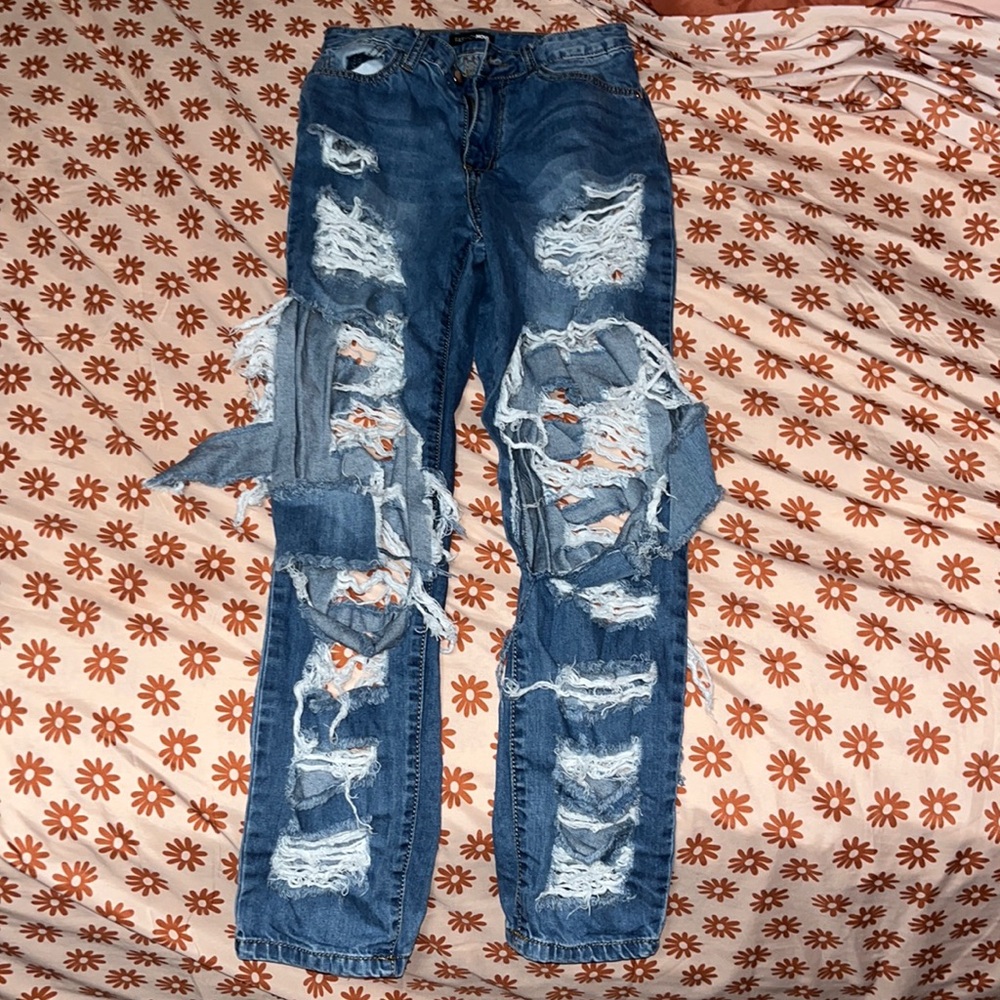 Fashion Nova Ripped boyfriend Jeans